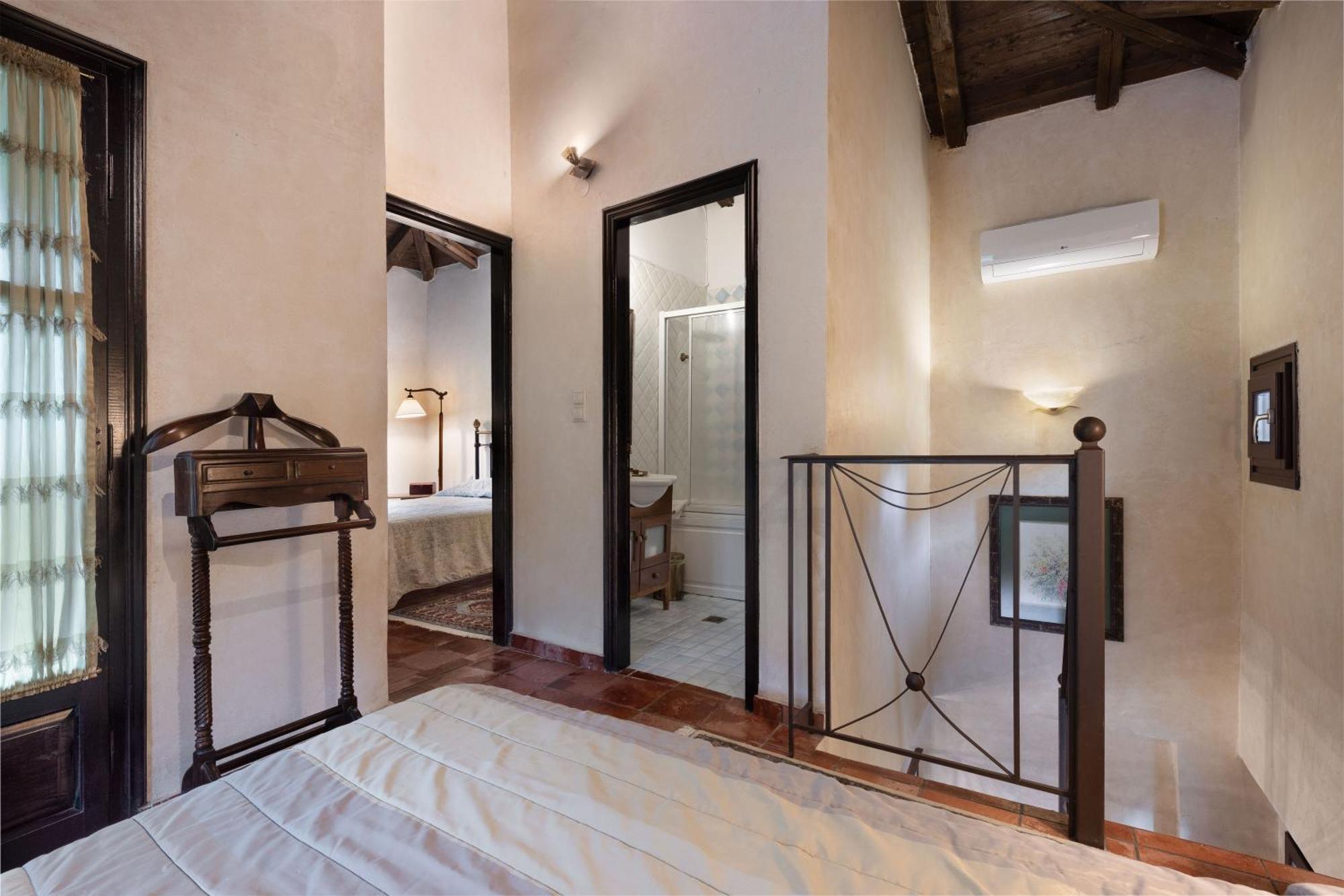 Ostra Menalon Luxury Suites Kardharás エクステリア 写真
