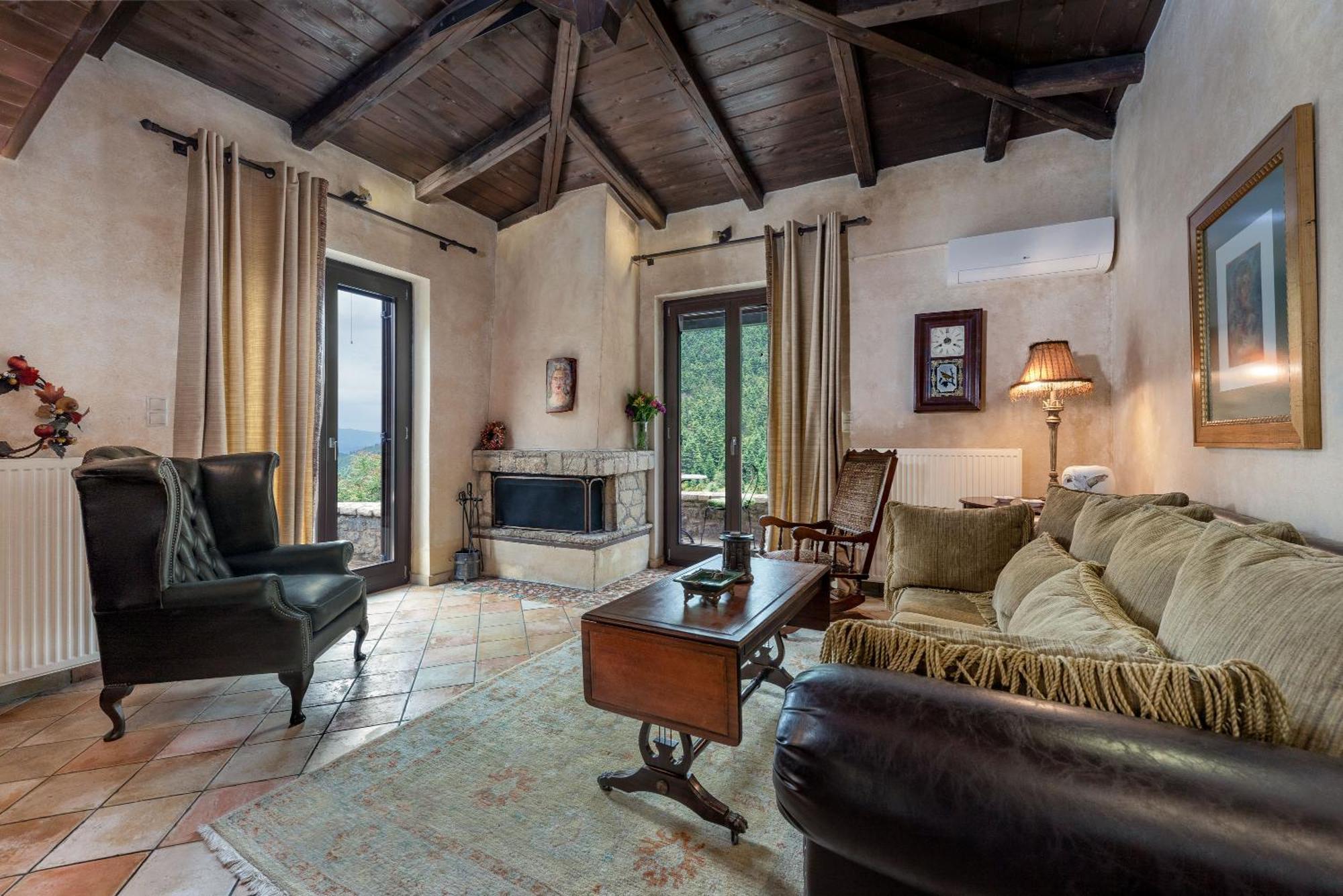 Ostra Menalon Luxury Suites Kardharás 部屋 写真