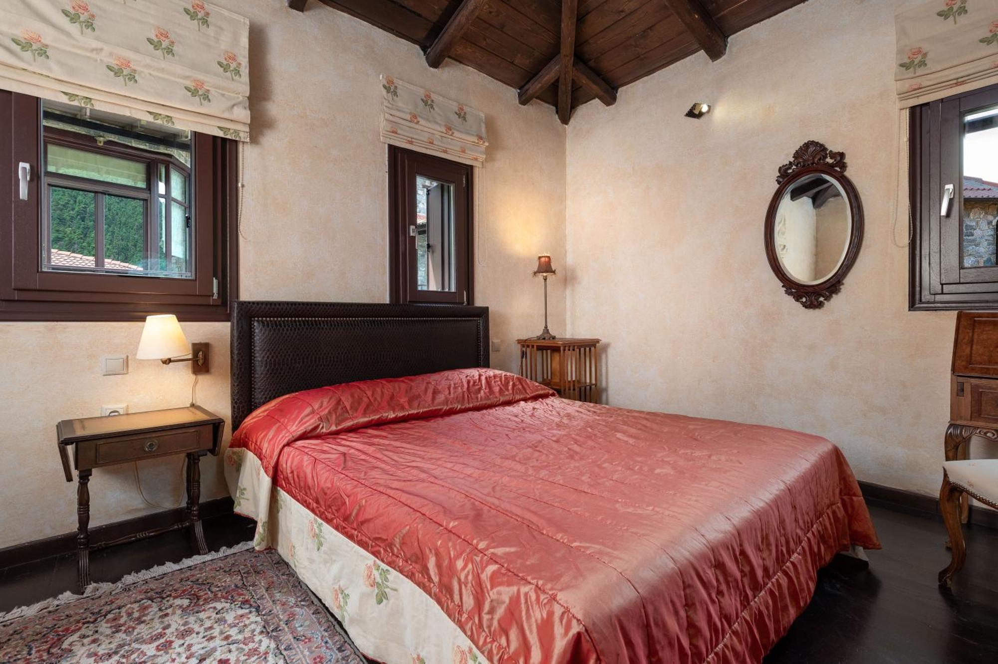 Ostra Menalon Luxury Suites Kardharás 部屋 写真