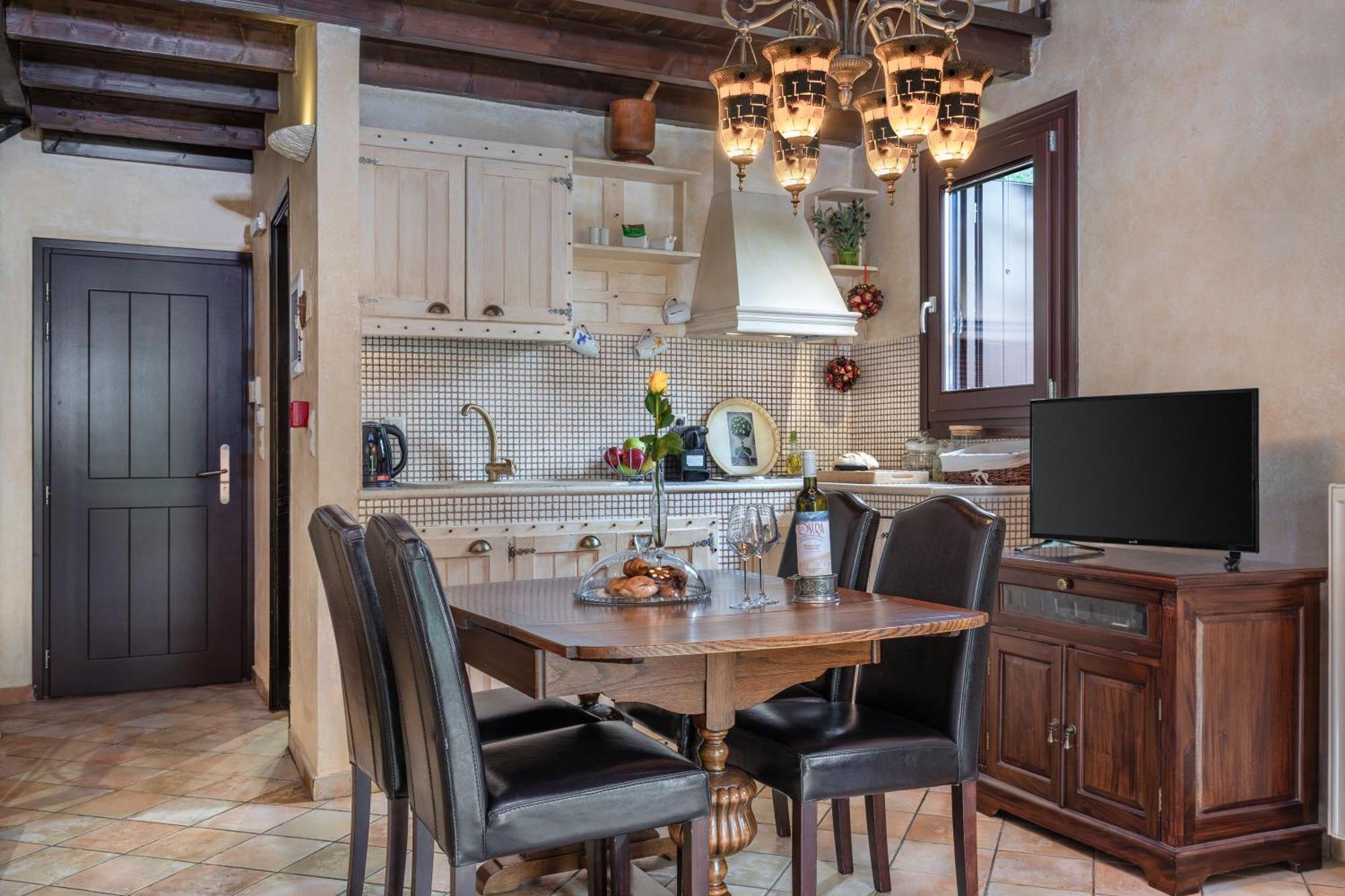 Ostra Menalon Luxury Suites Kardharás 部屋 写真
