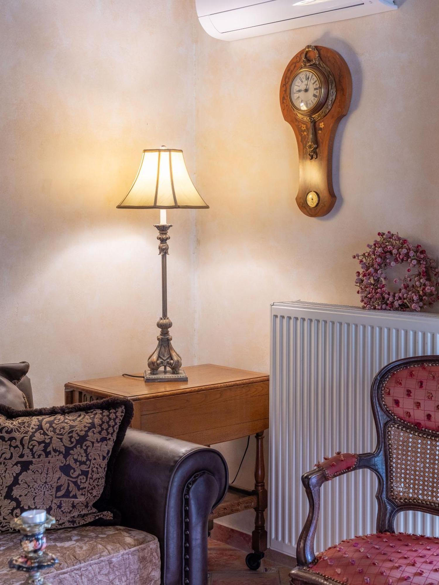 Ostra Menalon Luxury Suites Kardharás 部屋 写真
