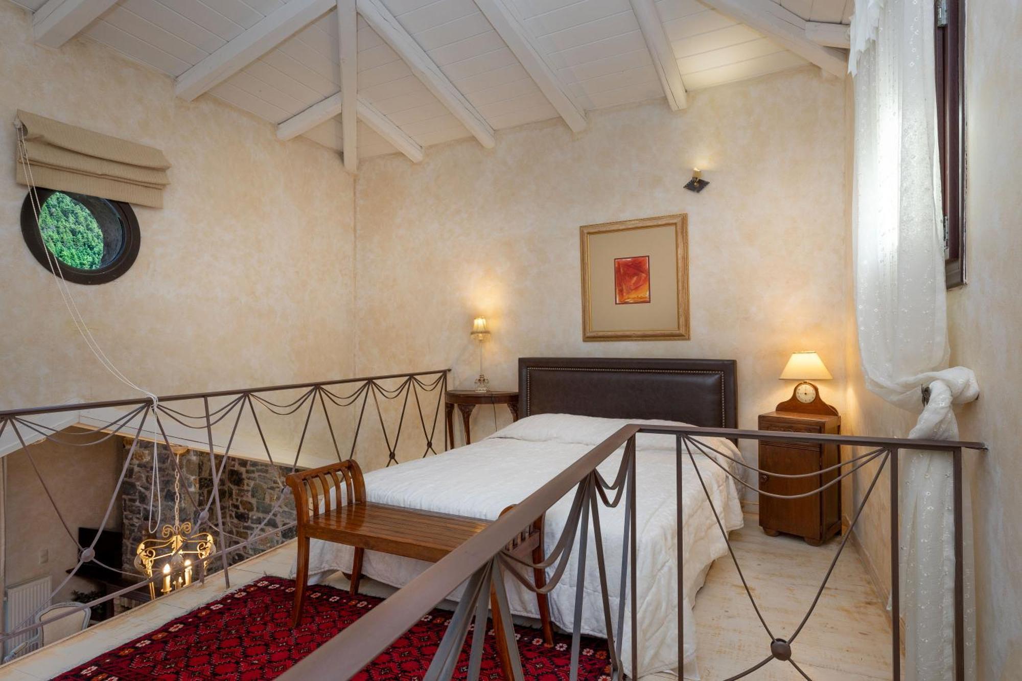 Ostra Menalon Luxury Suites Kardharás 部屋 写真
