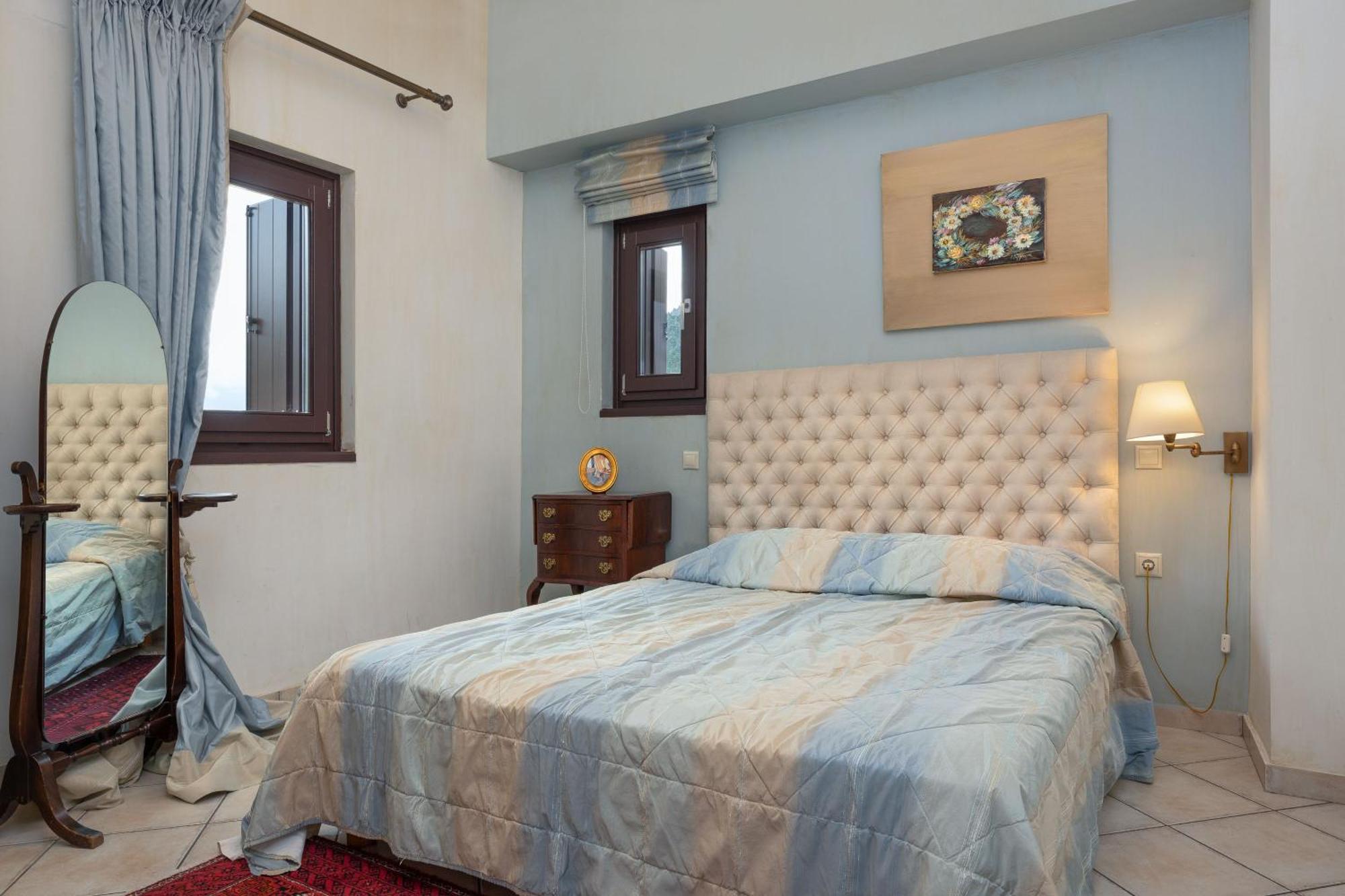 Ostra Menalon Luxury Suites Kardharás 部屋 写真