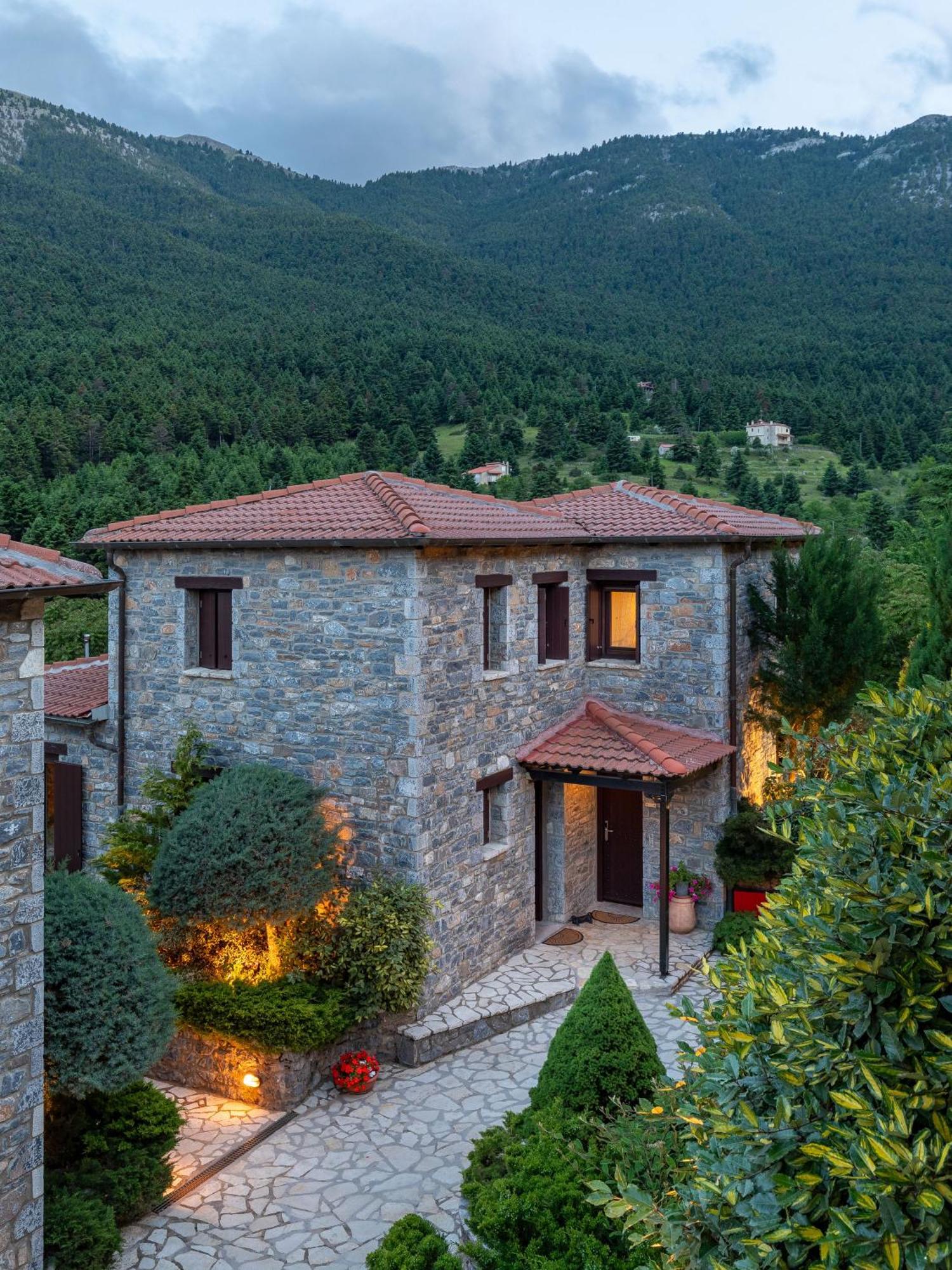 Ostra Menalon Luxury Suites Kardharás エクステリア 写真