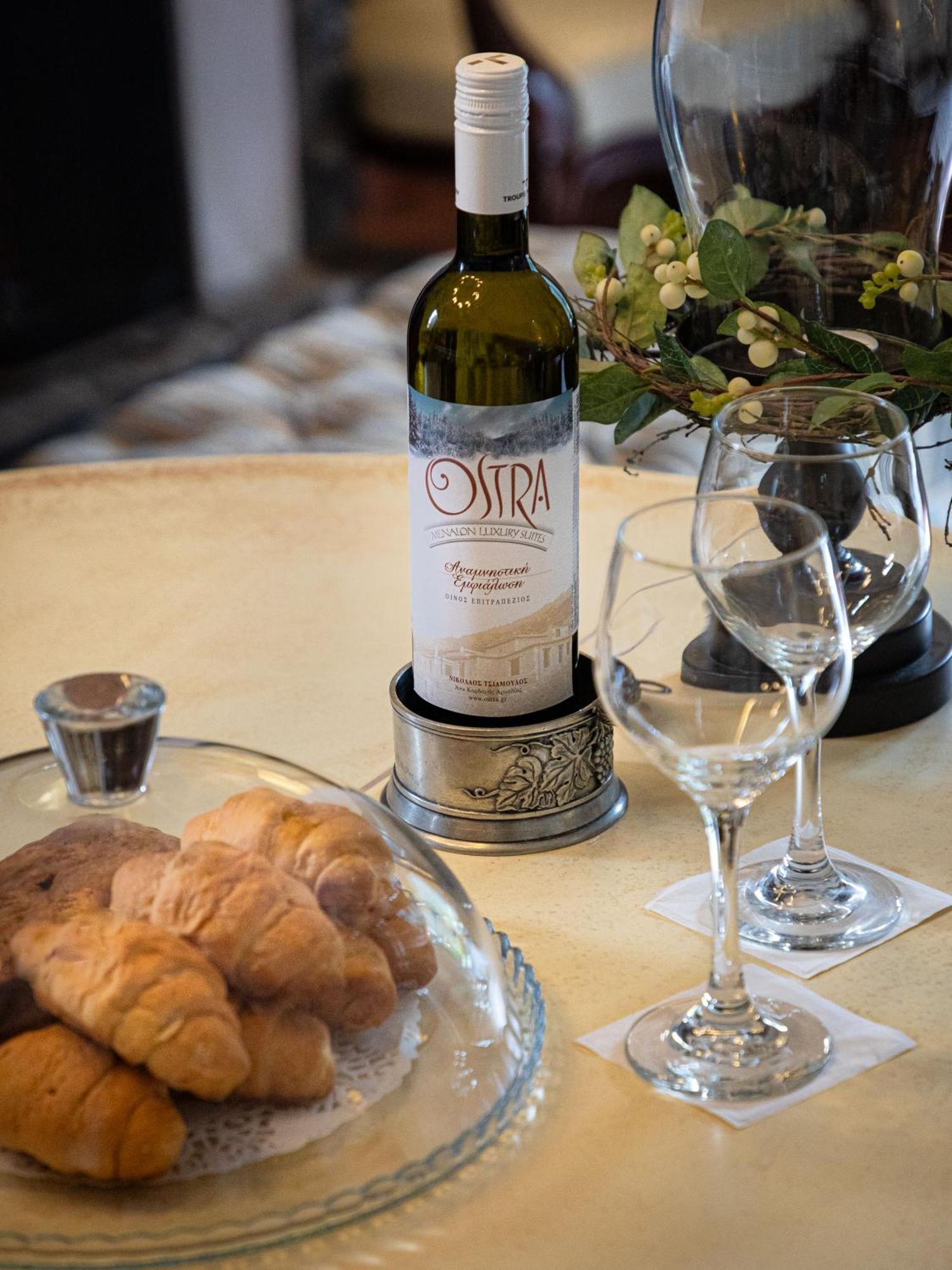 Ostra Menalon Luxury Suites Kardharás エクステリア 写真